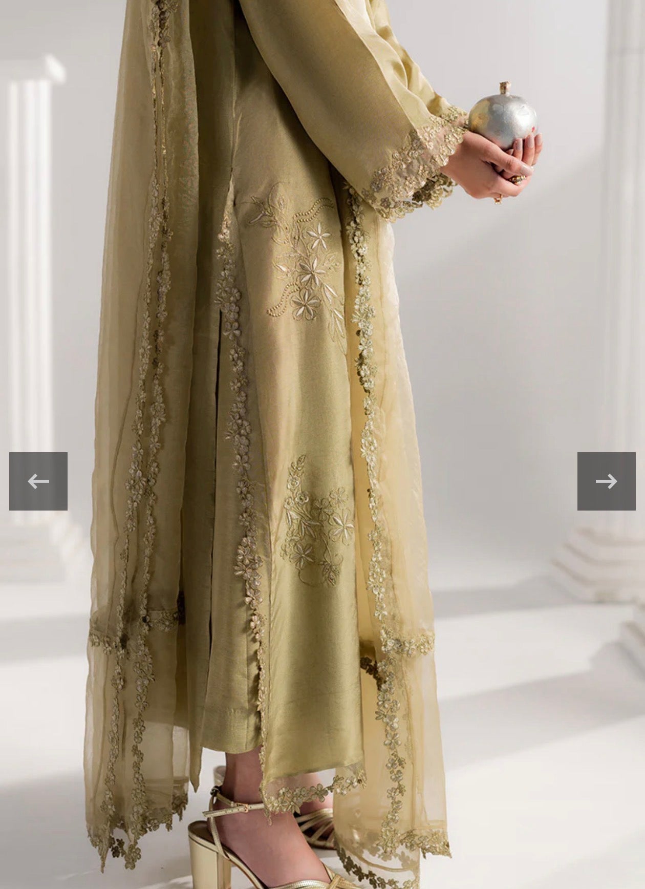 Iry Elai
3 Piece Outfit